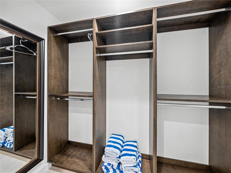 For Rent: $15,000 (3 beds, 3 baths, 1817 Square Feet)