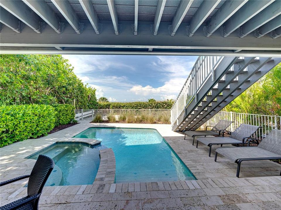 For Rent: $15,000 (3 beds, 3 baths, 1817 Square Feet)