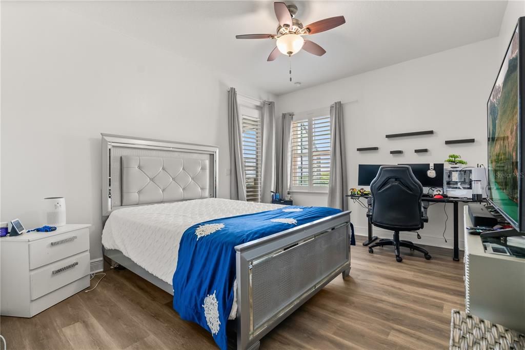 En Venta: $895,000 (5 camas, 5 baños, 5428 Pies cuadrados)