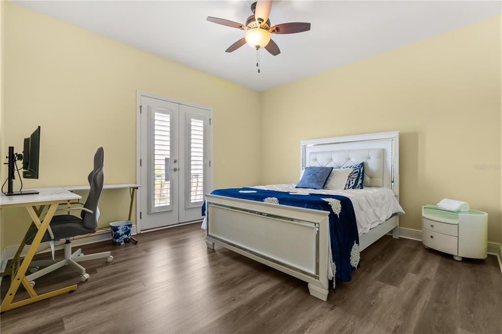 En Venta: $895,000 (5 camas, 5 baños, 5428 Pies cuadrados)