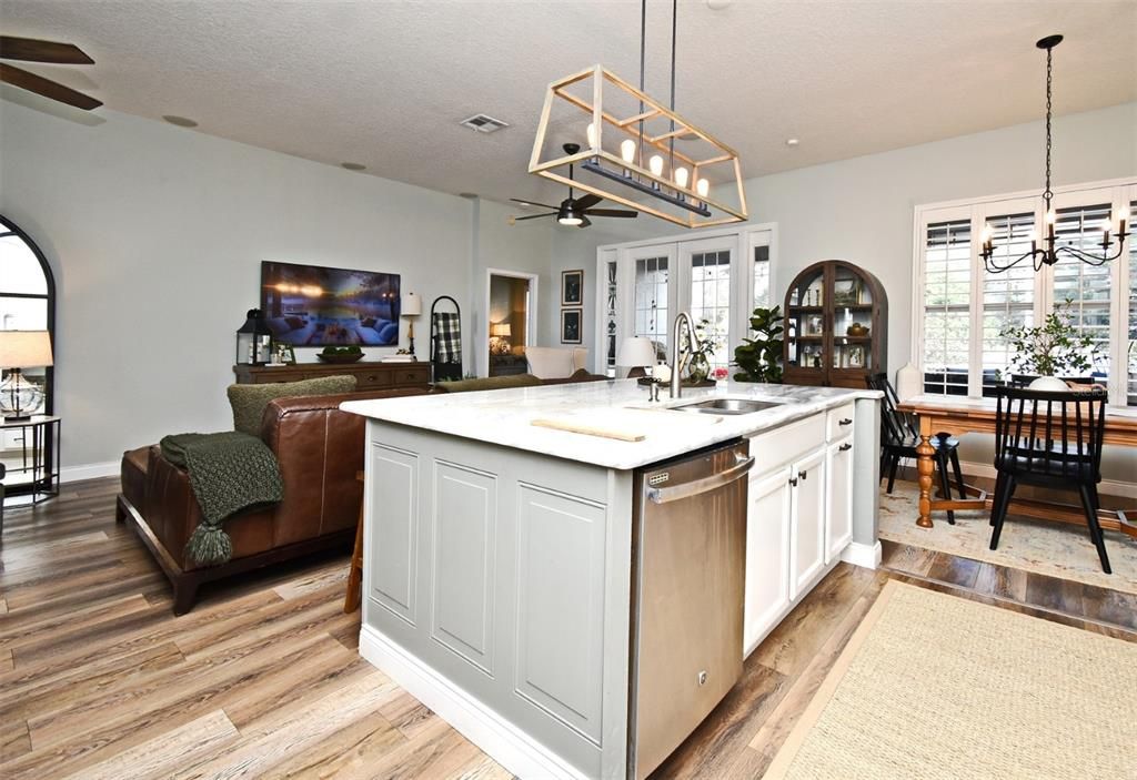 Activo con contrato: $560,000 (3 camas, 2 baños, 1552 Pies cuadrados)