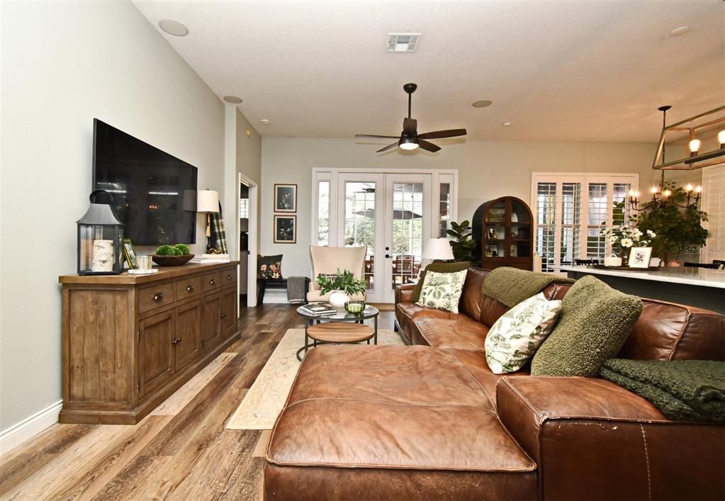 Activo con contrato: $560,000 (3 camas, 2 baños, 1552 Pies cuadrados)