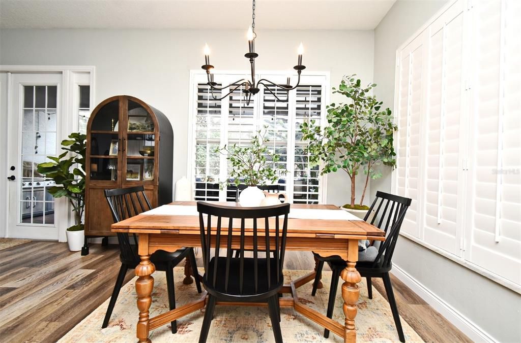 Activo con contrato: $560,000 (3 camas, 2 baños, 1552 Pies cuadrados)