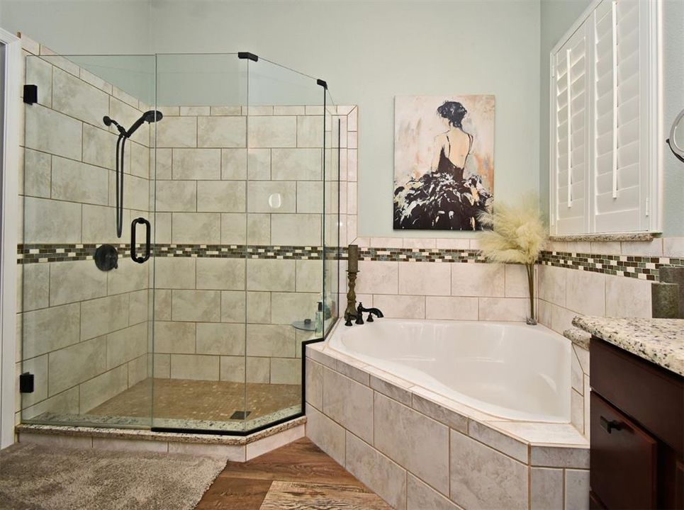 Activo con contrato: $560,000 (3 camas, 2 baños, 1552 Pies cuadrados)