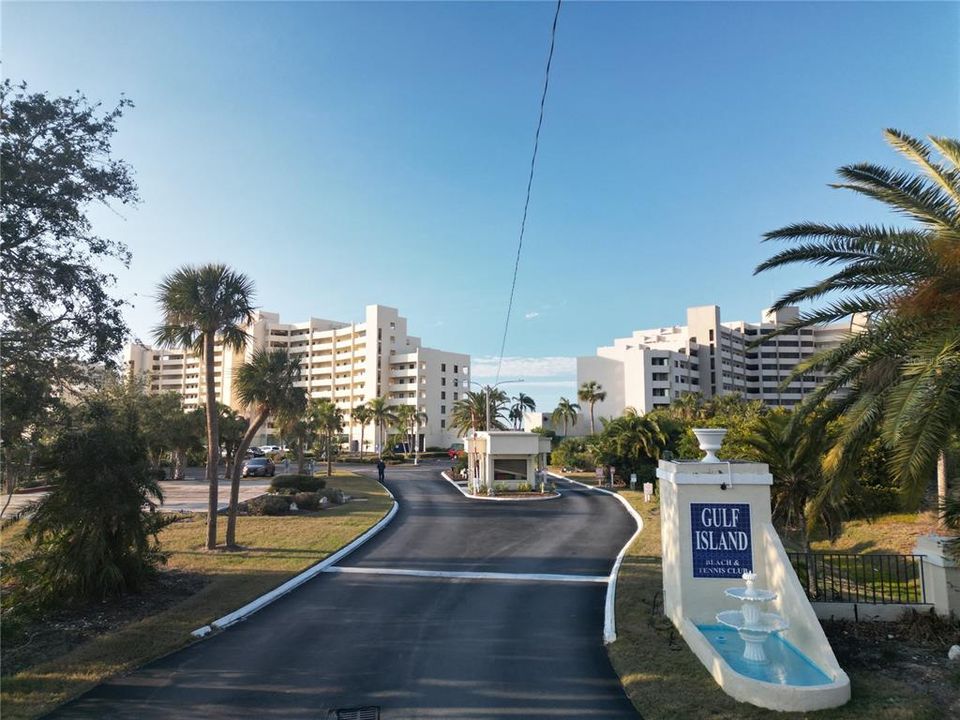 For Sale: $249,900 (1 beds, 1 baths, 733 Square Feet)