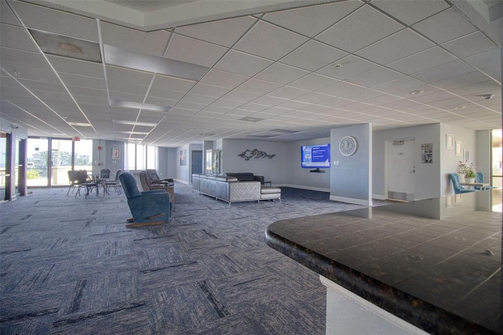 For Sale: $249,900 (1 beds, 1 baths, 733 Square Feet)