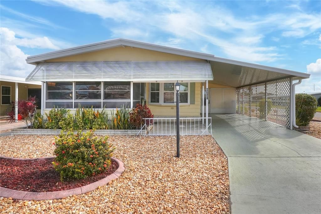 Recently Sold: $139,600 (2 beds, 2 baths, 989 Square Feet)