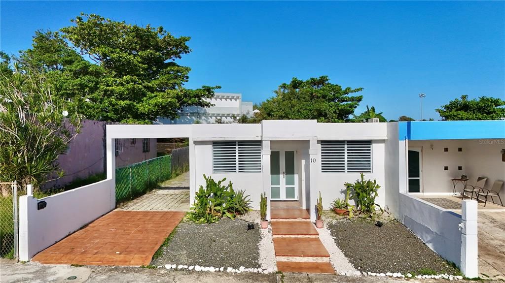 最近售出: $235,000 (3 贝兹, 1 浴室, 1300 平方英尺)