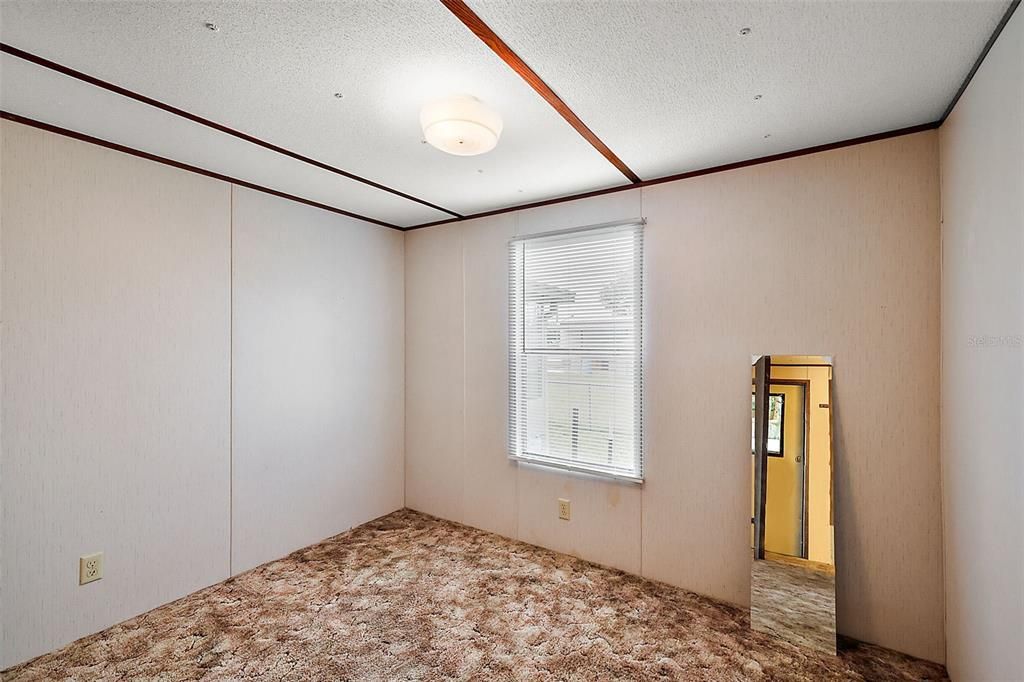 待售: $125,000 (2 贝兹, 1 浴室, 840 平方英尺)