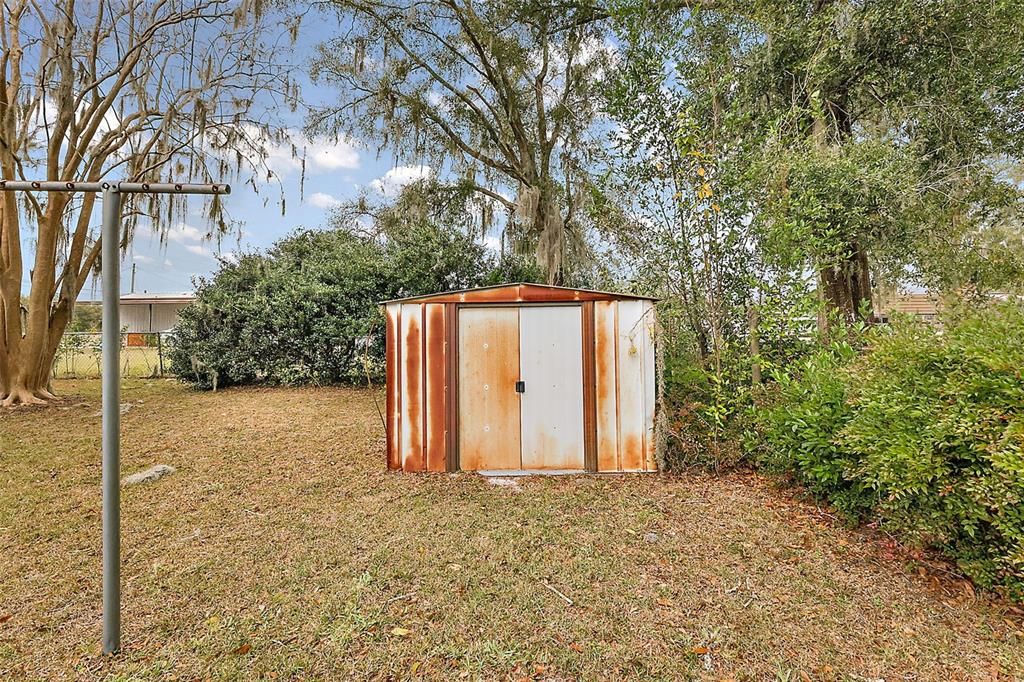 待售: $125,000 (2 贝兹, 1 浴室, 840 平方英尺)