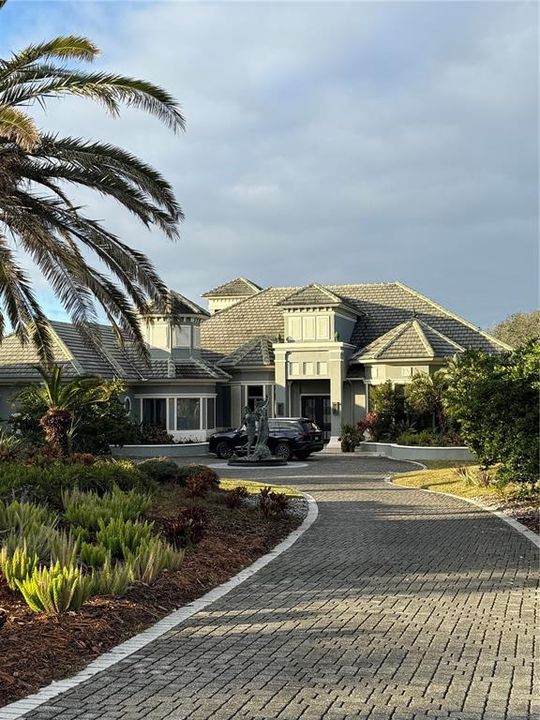 Недавно продано: $3,200,000 (4 спален, 5 ванн, 5581 Квадратных фут)