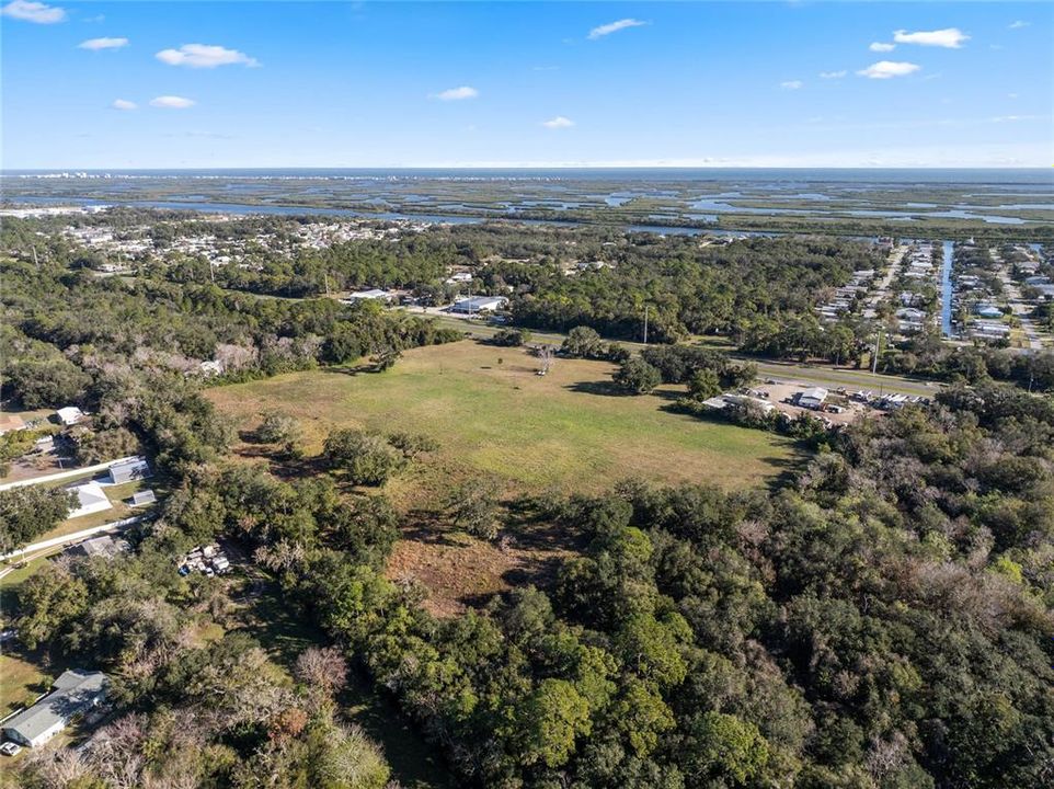 待售: $1,499,000 (17.27 acres)