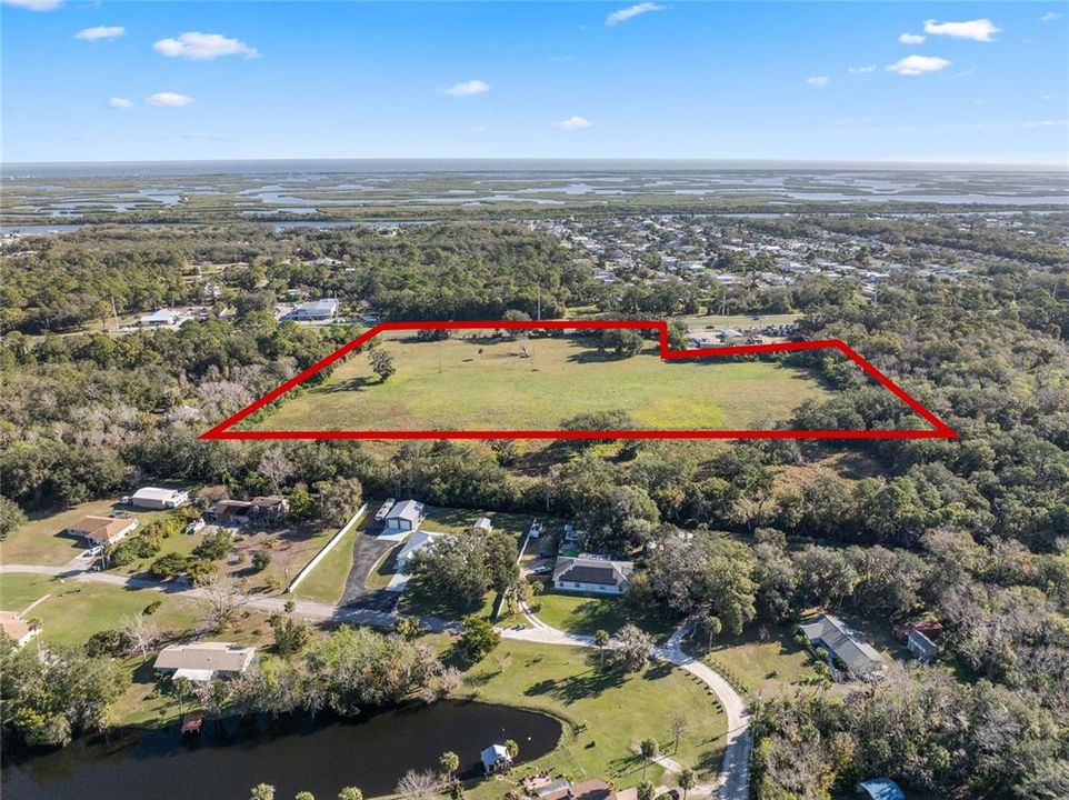 待售: $1,499,000 (17.27 acres)