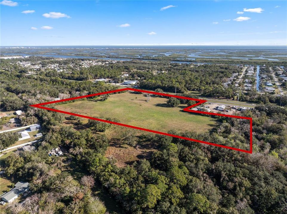 待售: $1,499,000 (17.27 acres)