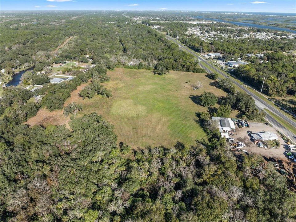 待售: $1,499,000 (17.27 acres)