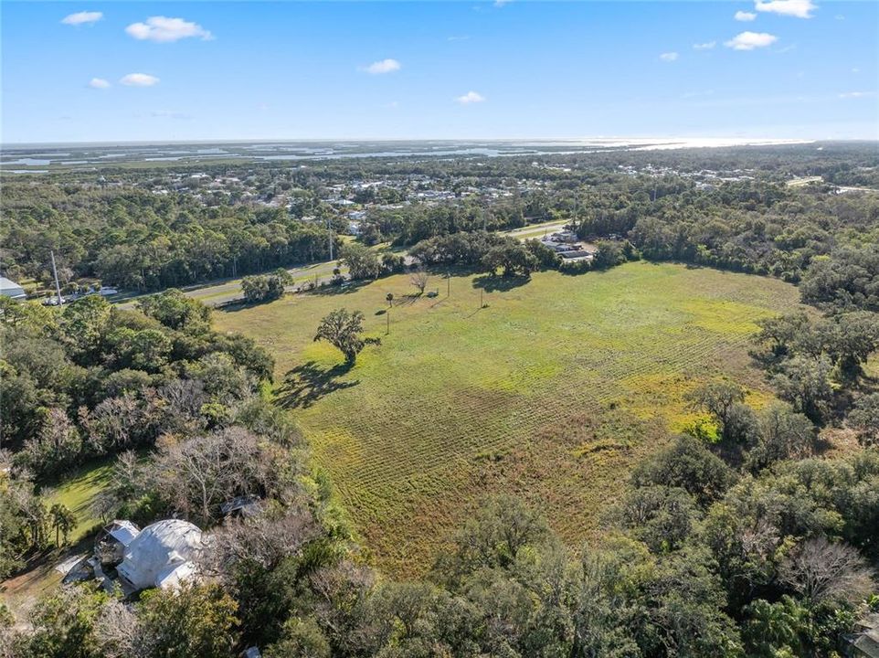 待售: $1,499,000 (17.27 acres)