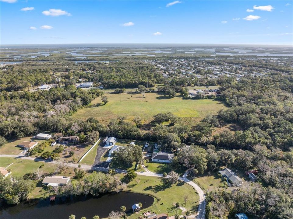 待售: $1,499,000 (17.27 acres)