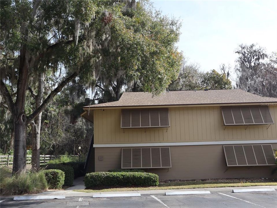 待售: $142,000 (2 贝兹, 2 浴室, 897 平方英尺)