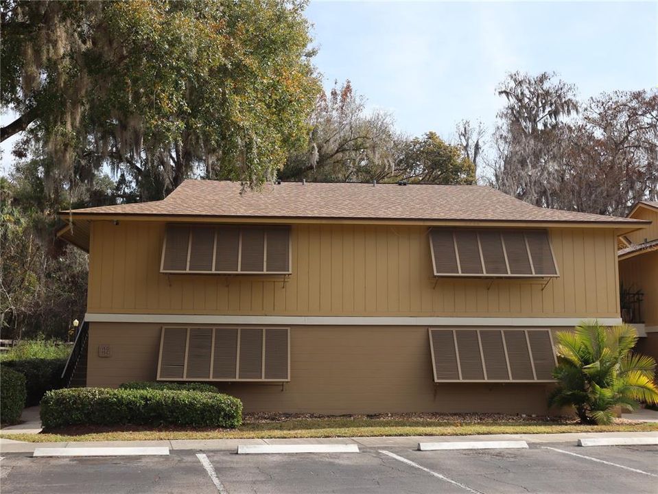 待售: $142,000 (2 贝兹, 2 浴室, 897 平方英尺)