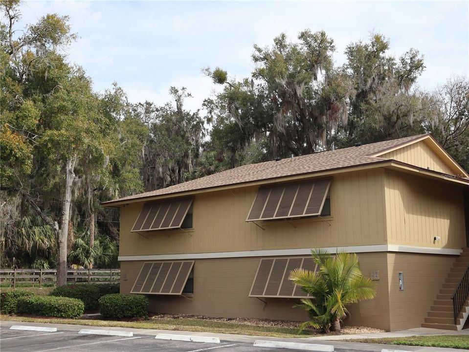 待售: $142,000 (2 贝兹, 2 浴室, 897 平方英尺)