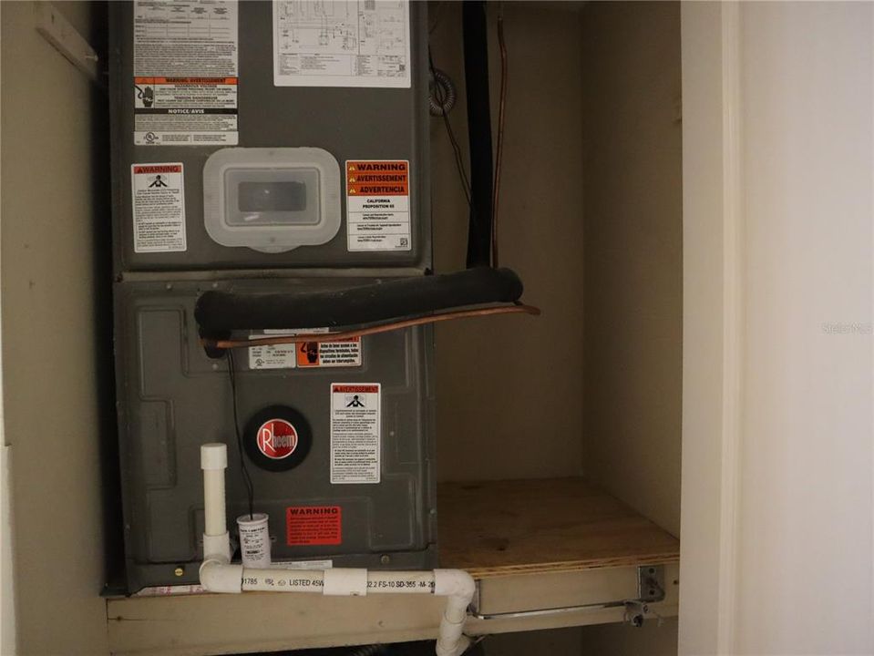 待售: $142,000 (2 贝兹, 2 浴室, 897 平方英尺)