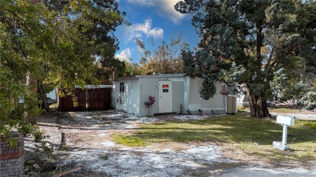 Recently Sold: $9,500 (2 beds, 1 baths, 712 Square Feet)