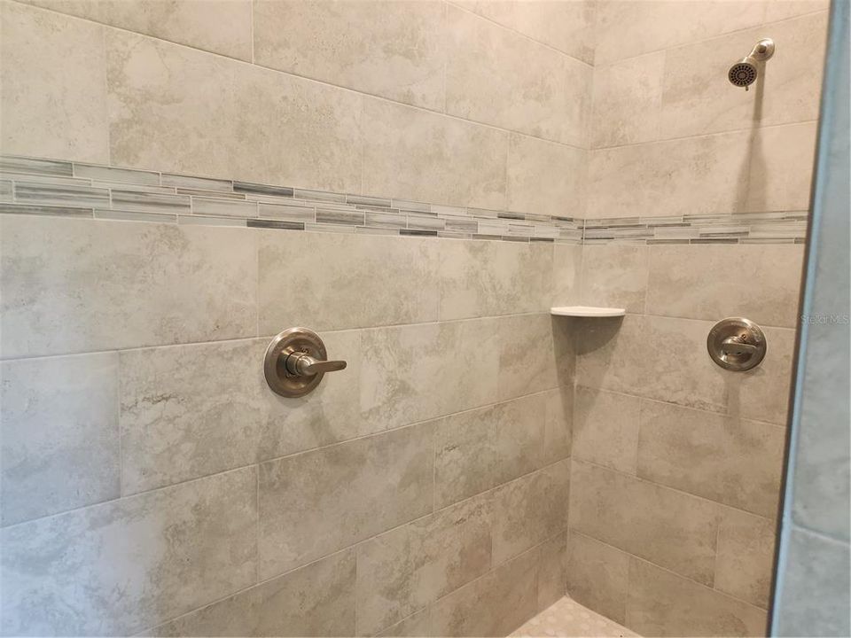 For Sale: $535,000 (4 beds, 3 baths, 2542 Square Feet)