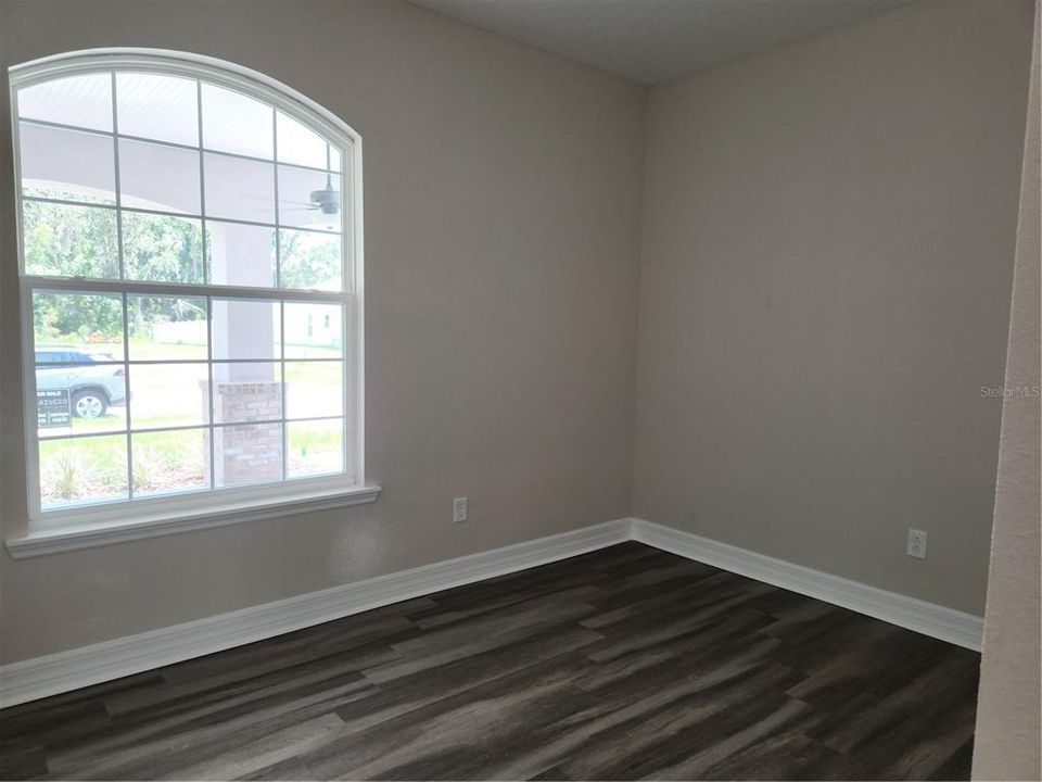 For Sale: $535,000 (4 beds, 3 baths, 2542 Square Feet)