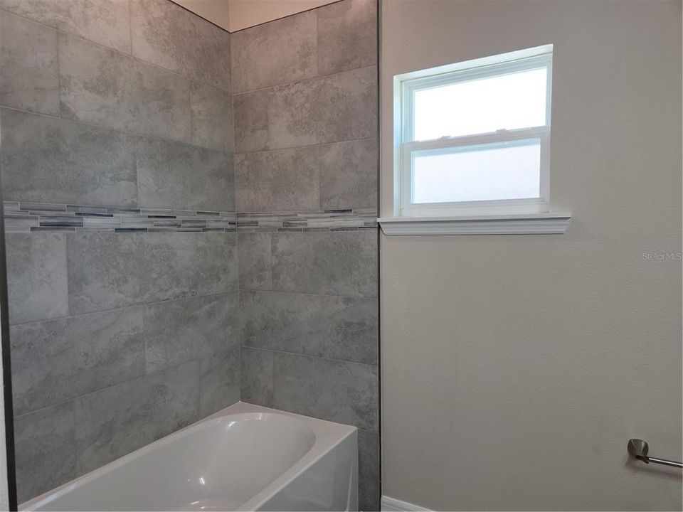 For Sale: $535,000 (4 beds, 3 baths, 2542 Square Feet)