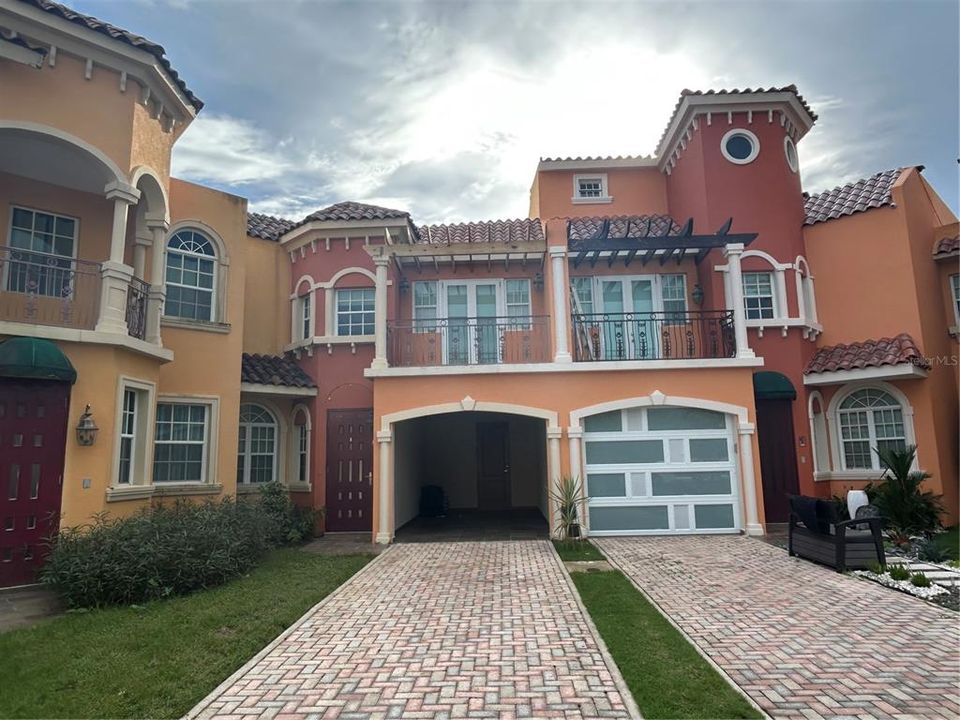 Recently Sold: $395,000 (3 beds, 2 baths, 2143 Square Feet)