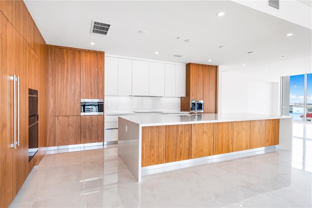 For Sale: $5,790,000 (4 beds, 4 baths, 3460 Square Feet)