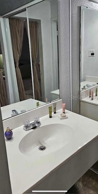 На продажу: $68,000 (1 спален, 1 ванн, 300 Квадратных фут)