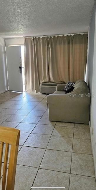 На продажу: $68,000 (1 спален, 1 ванн, 300 Квадратных фут)