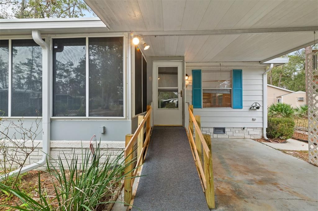 Под контрактом: $144,900 (2 спален, 2 ванн, 1464 Квадратных фут)