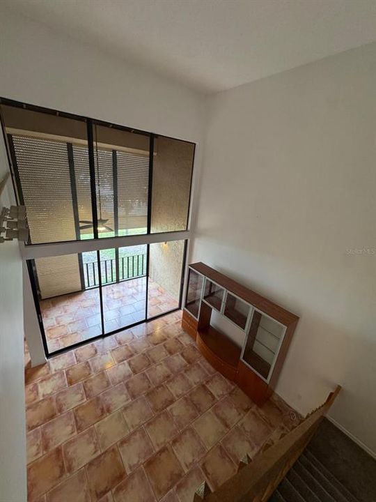 合同活跃: $2,695 (3 贝兹, 3 浴室, 1850 平方英尺)