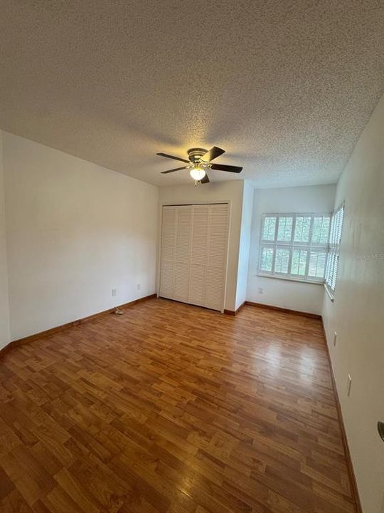 合同活跃: $2,695 (3 贝兹, 3 浴室, 1850 平方英尺)