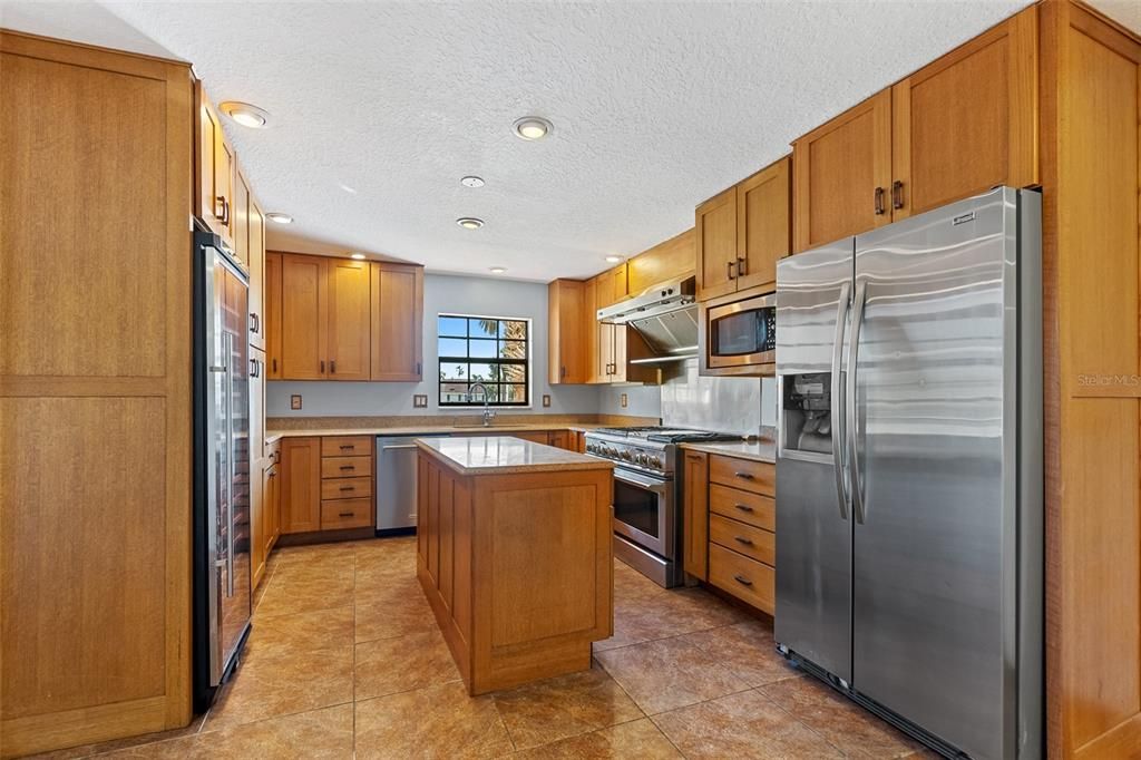 На продажу: $1,495,000 (4 спален, 4 ванн, 3560 Квадратных фут)