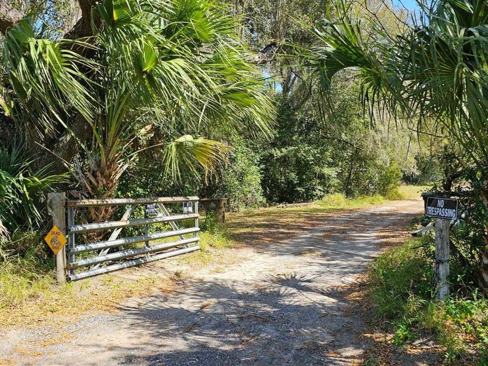 Entrance from County Rd 437