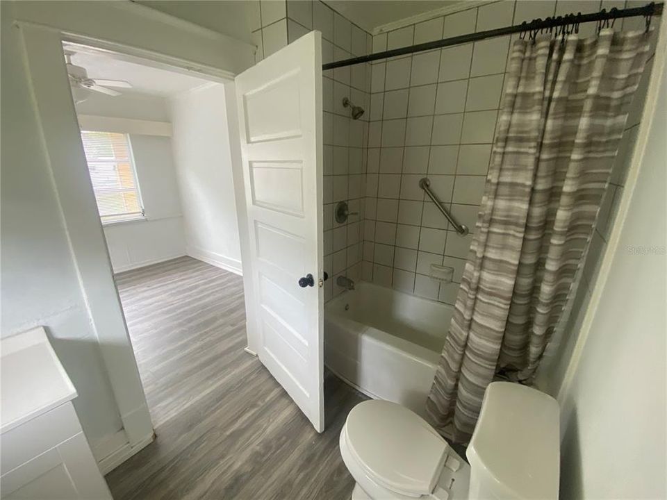 En Venta: $235,000 (4 camas, 0 baños, 1896 Pies cuadrados)