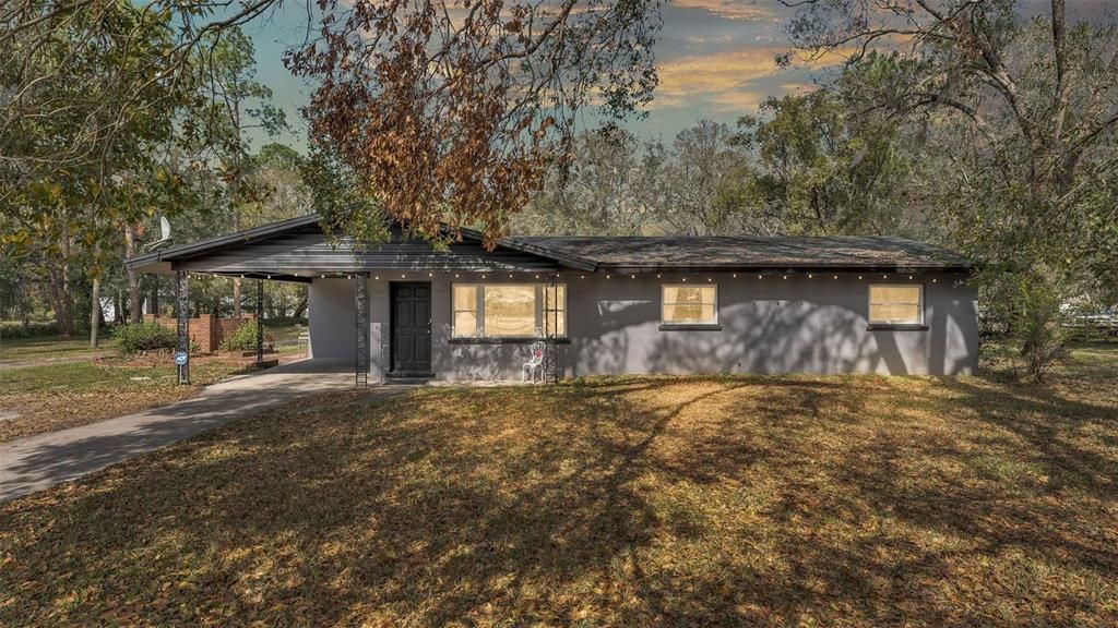 最近售出: $500,000 (5 贝兹, 3 浴室, 2278 平方英尺)