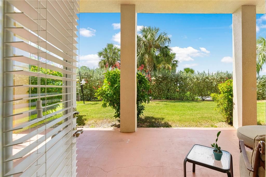 Под контрактом: $1,500,000 (5 спален, 3 ванн, 4608 Квадратных фут)