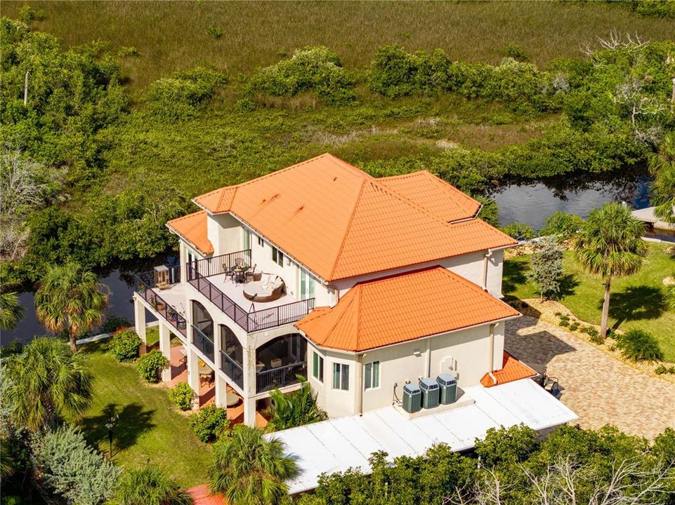 Под контрактом: $1,500,000 (5 спален, 3 ванн, 4608 Квадратных фут)