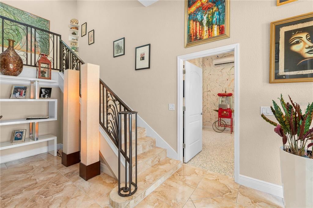 Под контрактом: $1,500,000 (5 спален, 3 ванн, 4608 Квадратных фут)