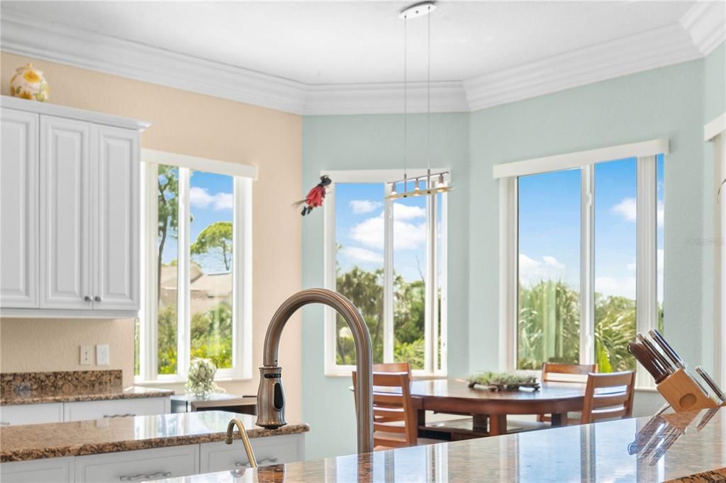 Под контрактом: $1,500,000 (5 спален, 3 ванн, 4608 Квадратных фут)