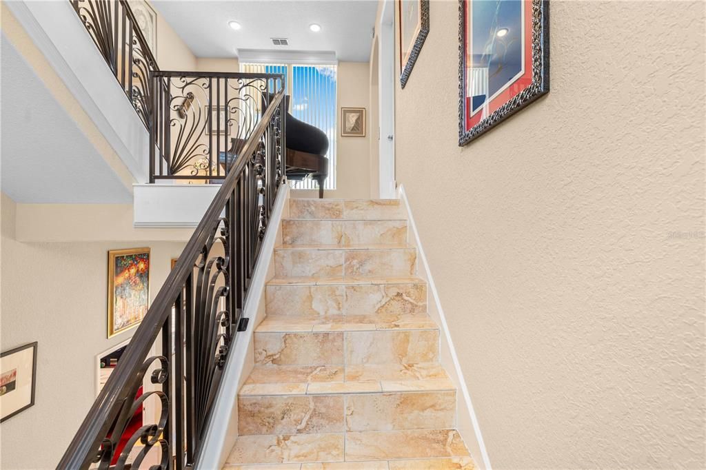 Под контрактом: $1,500,000 (5 спален, 3 ванн, 4608 Квадратных фут)