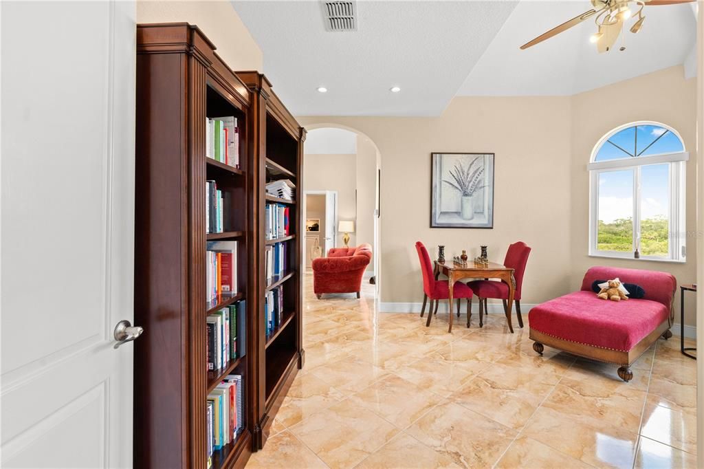 Под контрактом: $1,500,000 (5 спален, 3 ванн, 4608 Квадратных фут)