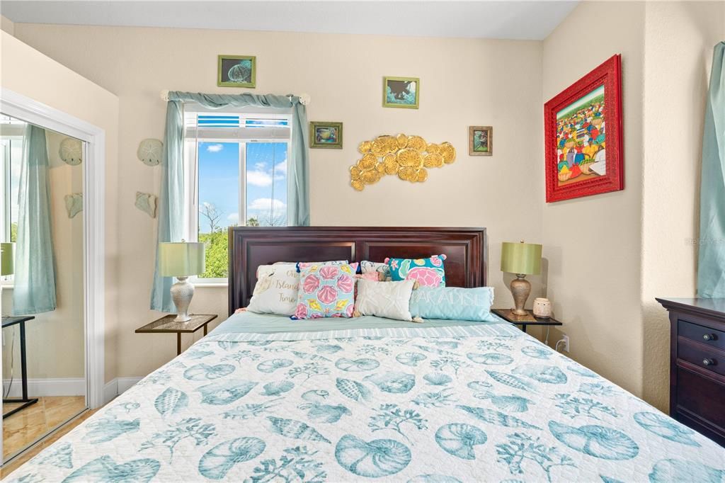 Под контрактом: $1,500,000 (5 спален, 3 ванн, 4608 Квадратных фут)