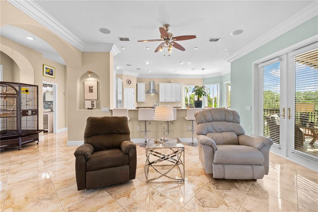 Под контрактом: $1,500,000 (5 спален, 3 ванн, 4608 Квадратных фут)