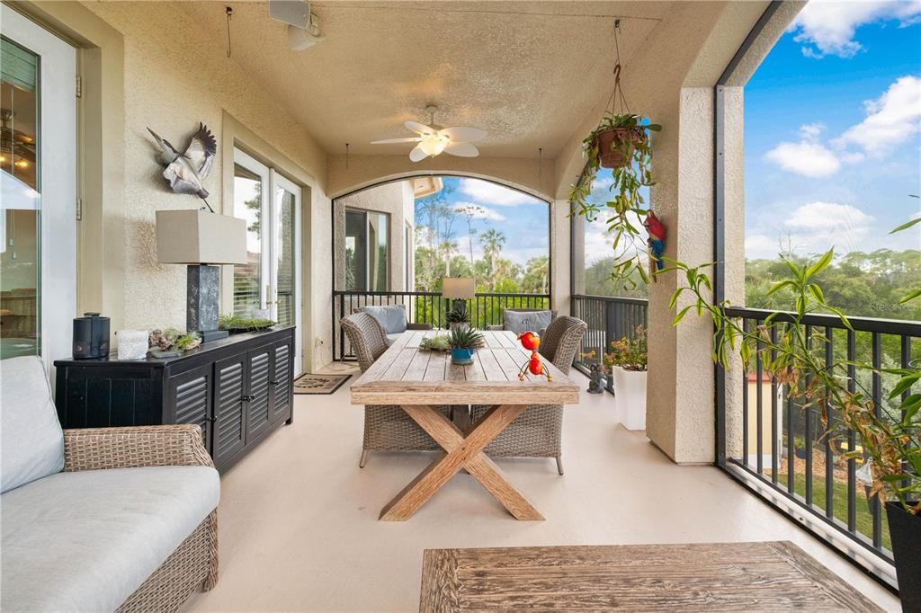 Под контрактом: $1,500,000 (5 спален, 3 ванн, 4608 Квадратных фут)