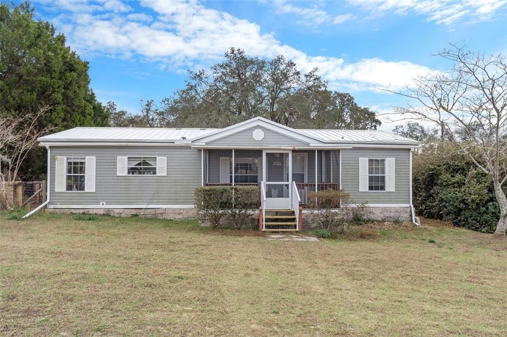 Recently Sold: $219,900 (3 beds, 2 baths, 1296 Square Feet)